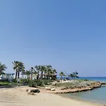 Sea View Apartment *